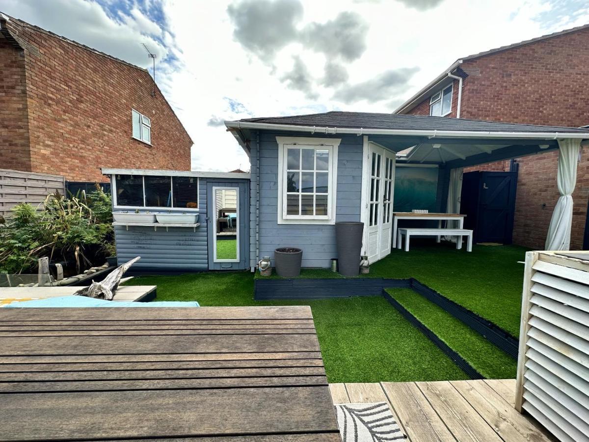 Holiday home Fantastic 2-bed House With Parking - Hosted By Hutch Lifestyle Leamington Spa