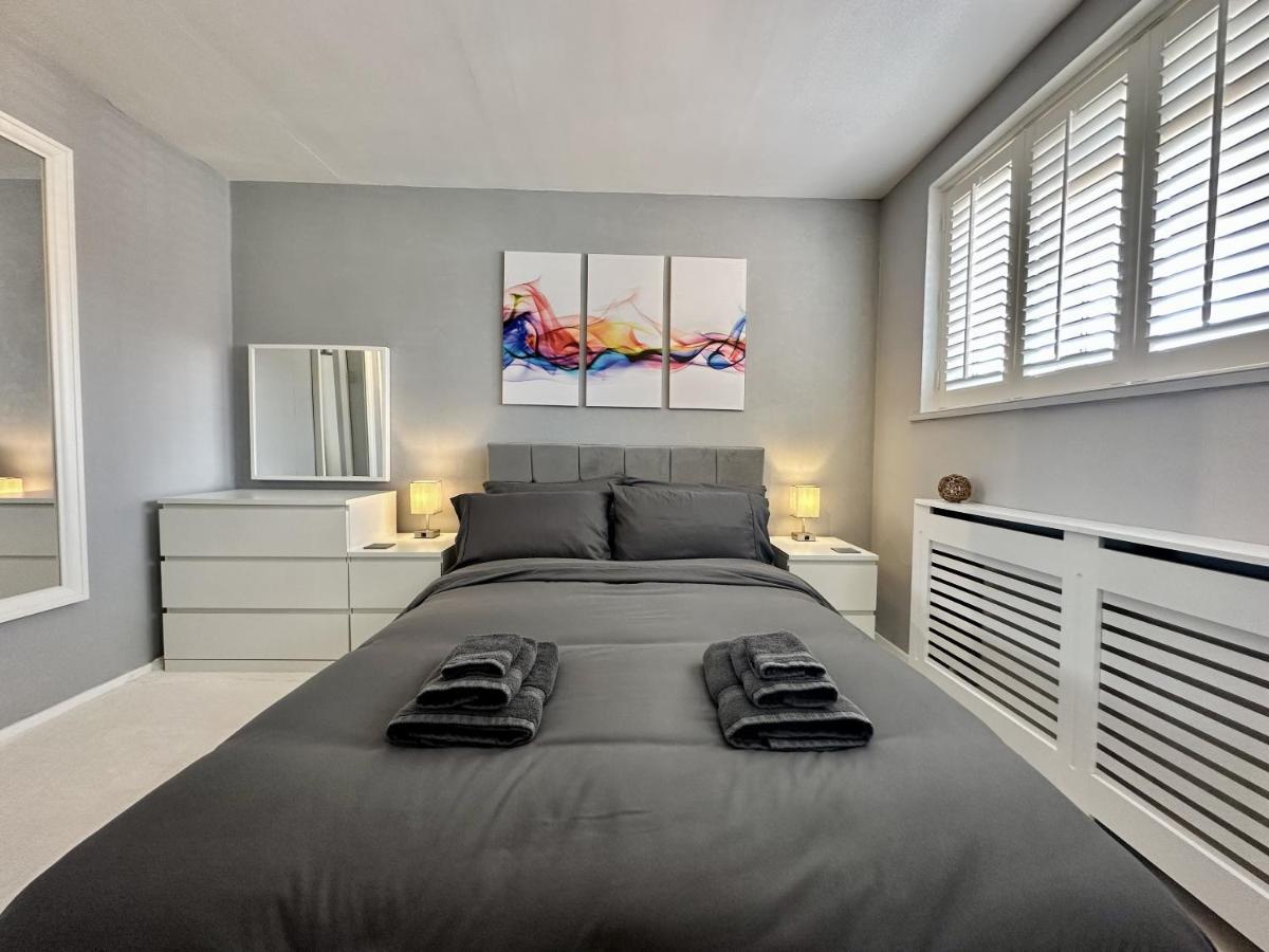 Holiday home Fantastic 2-bed House With Parking - Hosted By Hutch Lifestyle