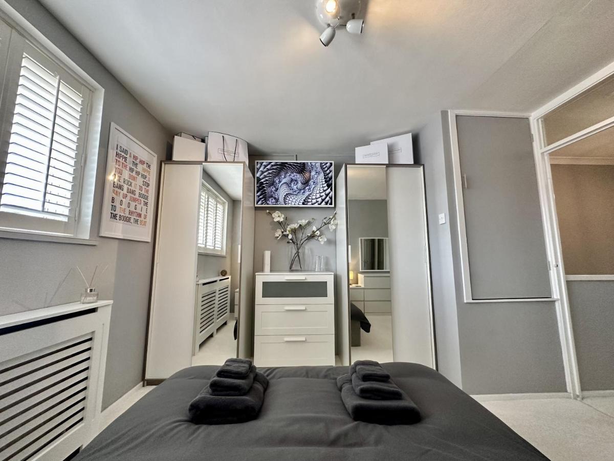 Fantastic 2-bed House With Parking - Hosted By Hutch Lifestyle Leamington Spa
