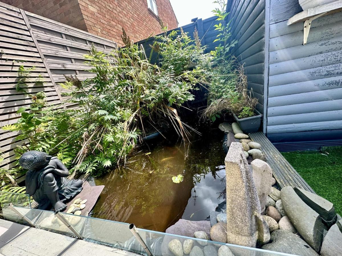 Fantastic 2-bed House With Parking - Hosted By Hutch Lifestyle * Leamington Spa
